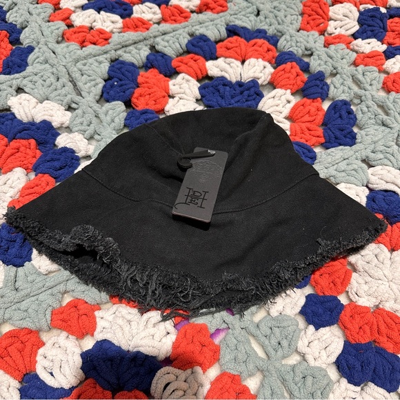 Ed Hardy Y2K Bucket Hat NWT - Picture 3 of 6